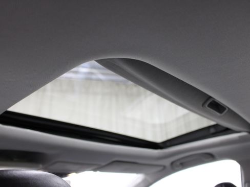 Used 2015 Acura TLX w/ Technology Package FWD image 19