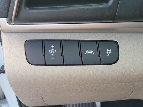 Used 2020 Hyundai Elantra SE FWD image 33