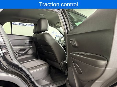Certified 2022 Chevrolet Trax LT w/ LT Convenience Package AWD/4WD image 19