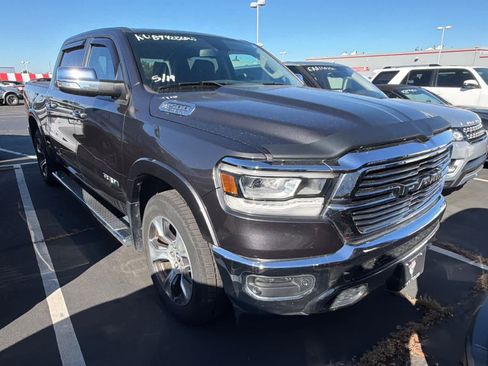 Used 2019 RAM 1500 Laramie RWD image 3