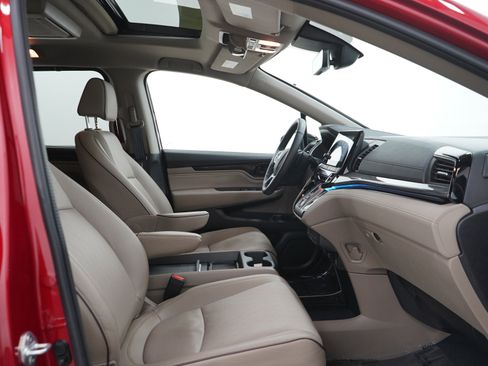 Used 2023 Honda Odyssey Elite image 11