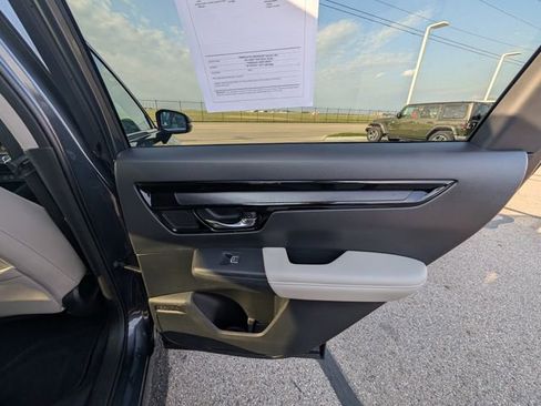 Used 2025 Honda CR-V EX-L image 7