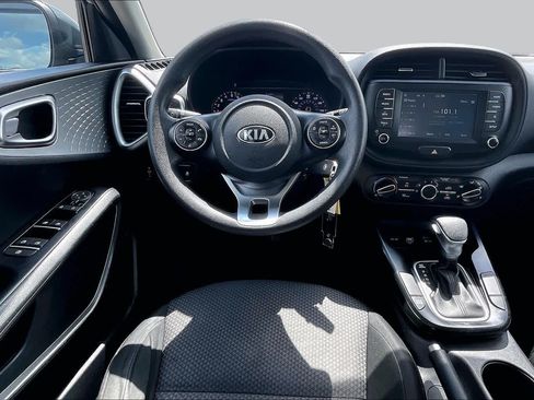 Used 2020 Kia Soul LX FWD image 5