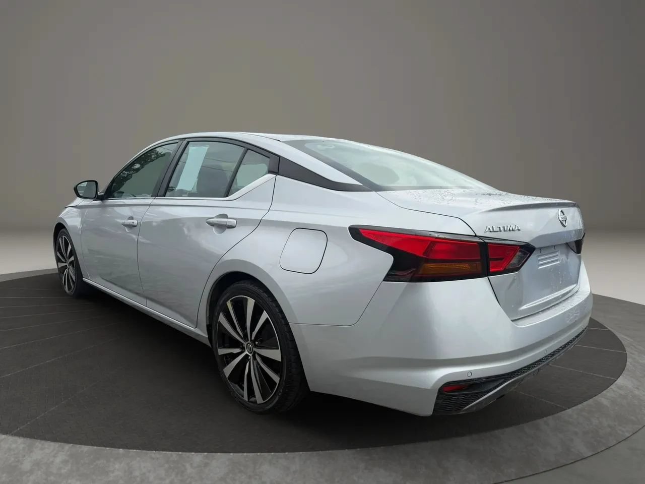 Used 2020 Nissan Altima 2.5 SR FWD image 7