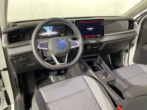 New 2026 Volkswagen Tiguan SE image 8