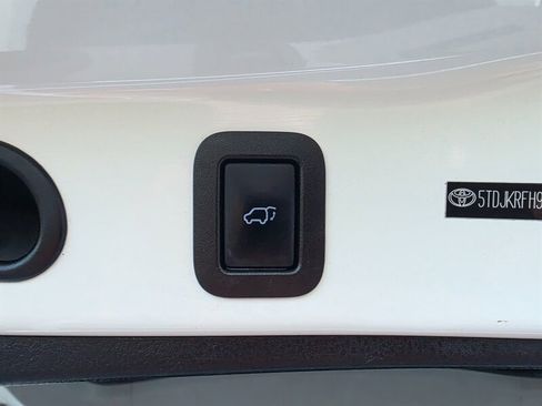 Used 2014 Toyota Highlander XLE image 55