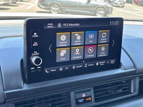 Used 2025 Honda Pilot TrailSport image 28
