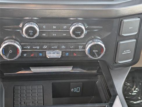 Used 2023 Ford F250 Lariat w/ Tremor Off-Road Package AWD/4WD image 31