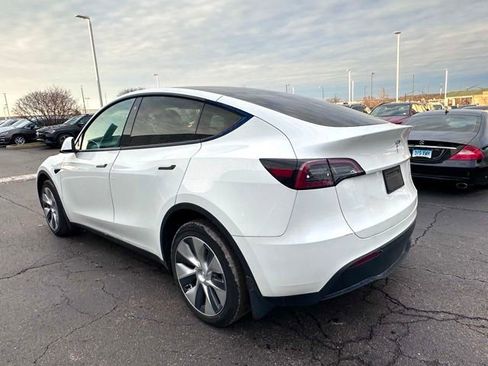 Used 2023 Tesla Model Y Long Range image 5
