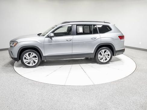 Used 2022 Volkswagen Atlas SE w/ Panoramic Sunroof Package FWD image 36