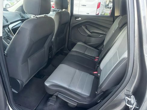 Used 2015 Ford Escape SE image 12