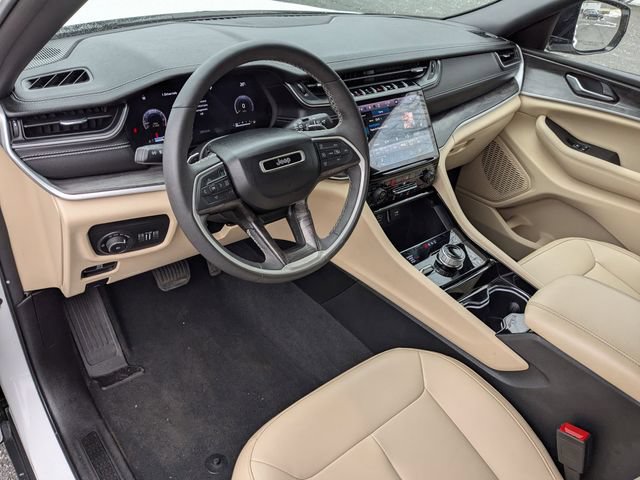Used 2023 Jeep Grand Cherokee Limited AWD/4WD image 12