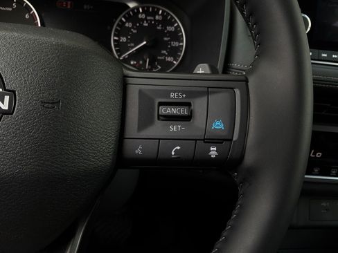 Used 2026 Nissan Rogue SV FWD image 34