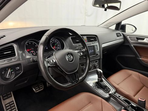 Used 2017 Volkswagen Golf Alltrack SE AWD/4WD image 11