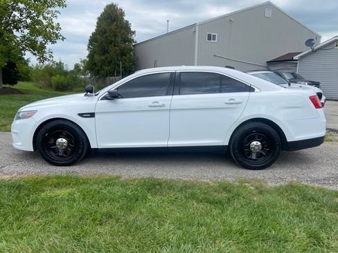 Used 2016 Ford Taurus Police Interceptor AWD image 2