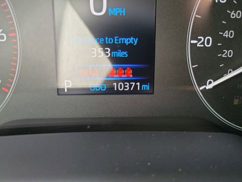 Used 2025 Toyota Corolla LE image 17