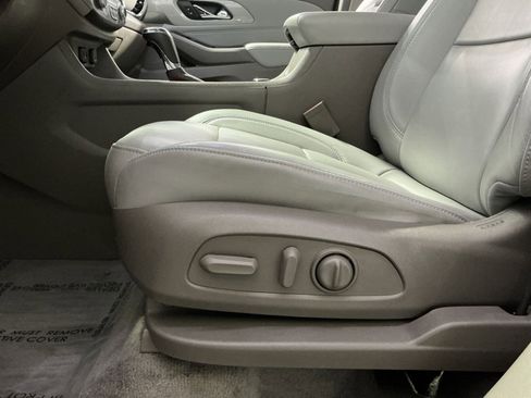 Used 2019 Chevrolet Traverse LT w/ LT Premium Package image 22