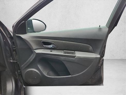 Used 2016 Chevrolet Cruze LT FWD image 9
