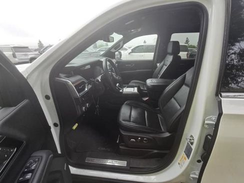 Used 2025 GMC Yukon Denali AWD/4WD image 7