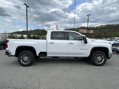 New 2026 Chevrolet Silverado 3500 LTZ w/ LTZ Premium Package image 2
