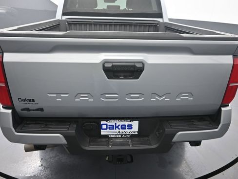 Used 2025 Toyota Tacoma TRD Off-Road AWD/4WD image 32