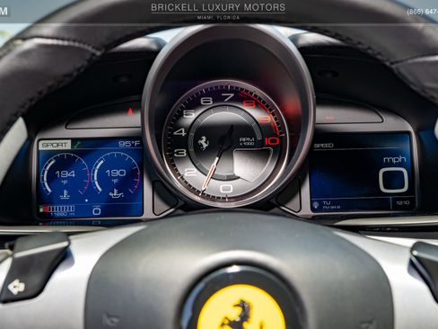 Used 2018 Ferrari GTC4Lusso T RWD image 41