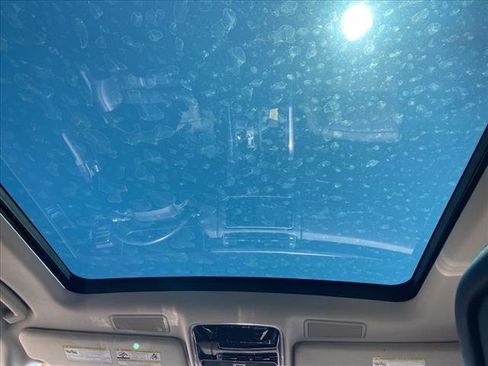 Used 2020 Land Rover Range Rover Sport SE image 11