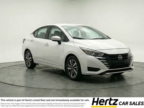 Used 2025 Nissan Versa SV image 1