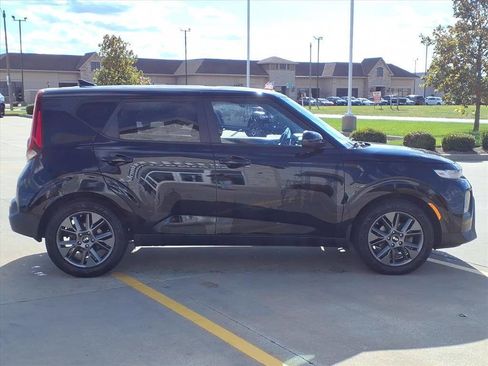 Used 2021 Kia Soul S image 6