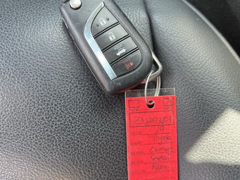 Used 2019 Toyota Camry SE FWD image 38