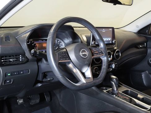 Used 2024 Nissan Sentra SR FWD image 5