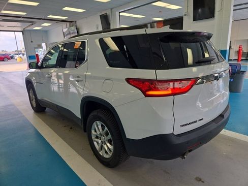 Used 2020 Chevrolet Traverse LT w/ LPO, Blackout Package AWD/4WD image 4