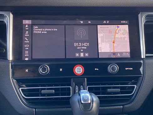 Used 2022 Porsche Macan image 14