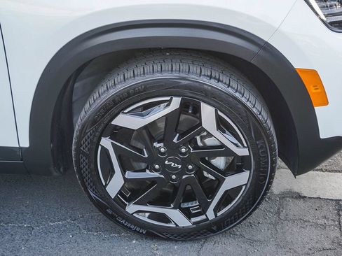 Certified 2024 Kia Seltos SX w/ SX Sunroof Package AWD/4WD image 10