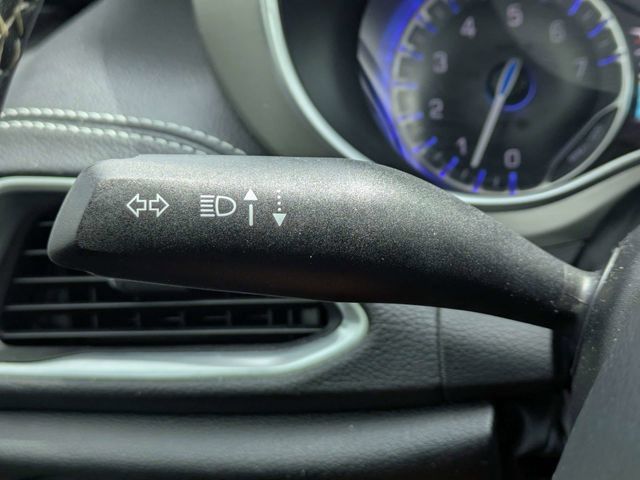 Used 2024 Chrysler Pacifica Limited w/ S Appearance Package FWD image 25