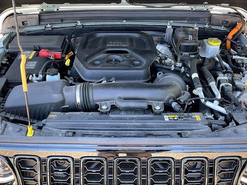 Used 2024 Jeep Wrangler Unlimited AWD/4WD image 9