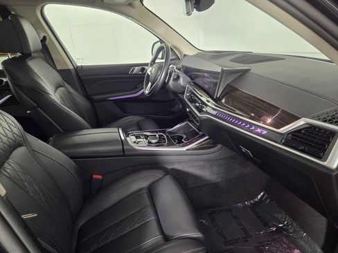 Used 2025 BMW X7 xDrive40i w/ Premium Package AWD/4WD image 32
