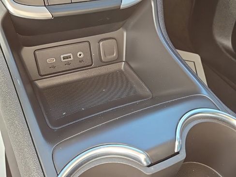 Used 2024 GMC Terrain SLE image 22