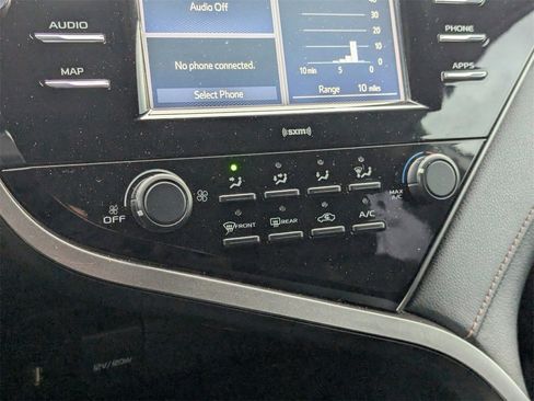 Used 2020 Toyota Camry LE image 26