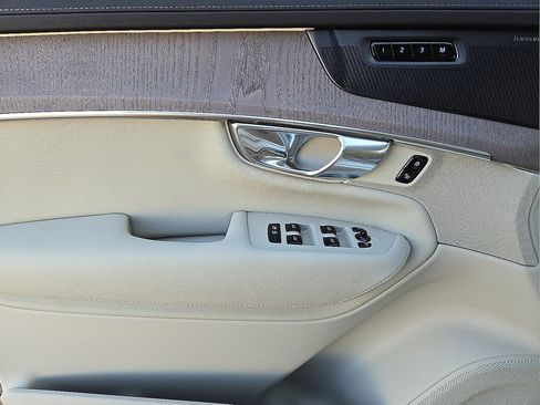 New 2026 Volvo XC90 B6 Ultra image 21