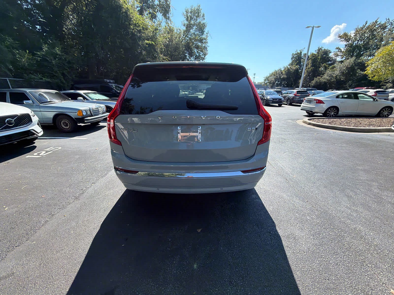 Used 2024 Volvo XC90 B5 Plus w/ Protection Package AWD/4WD image 14
