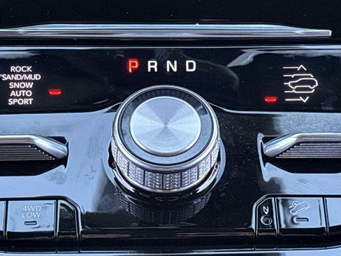 Used 2023 Jeep Grand Cherokee Summit image 20