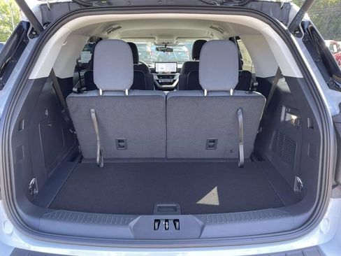 New 2026 Ford Explorer Active RWD image 8