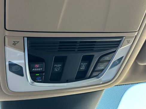 Used 2024 Acura MDX SH-AWD w/ Technology Package image 34