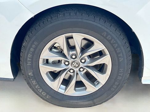 Used 2023 Toyota Sienna LE FWD image 30