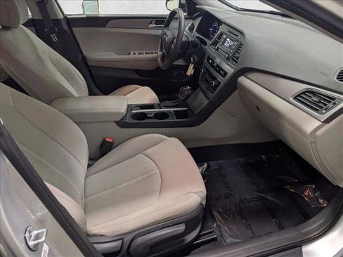 Used 2016 Hyundai Sonata SE image 19