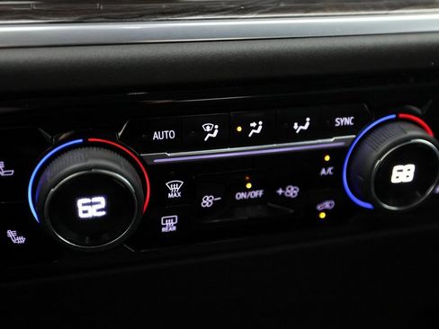 Used 2025 Chevrolet Silverado 3500 LTZ image 25