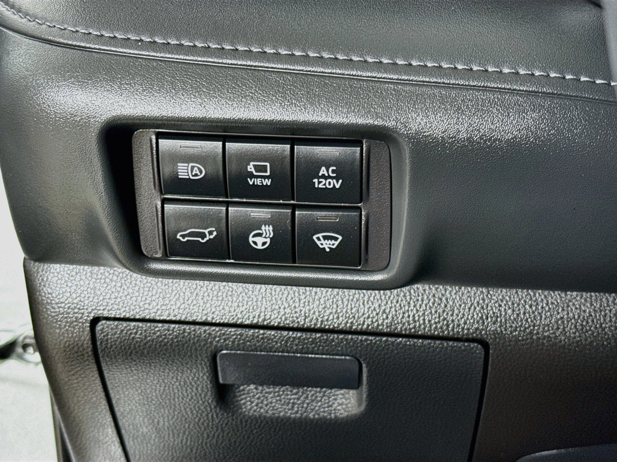 Used 2022 Toyota Highlander Limited AWD/4WD image 12