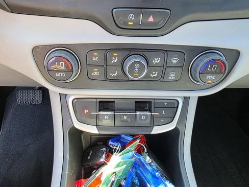 Used 2023 GMC Terrain SLE w/ Driver Convenience Package image 20