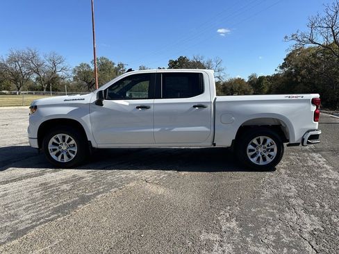 New 2026 Chevrolet Silverado 1500 Custom image 2